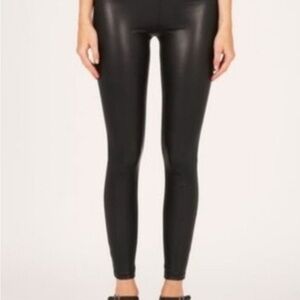 Aritzia Black Sleek Leggings